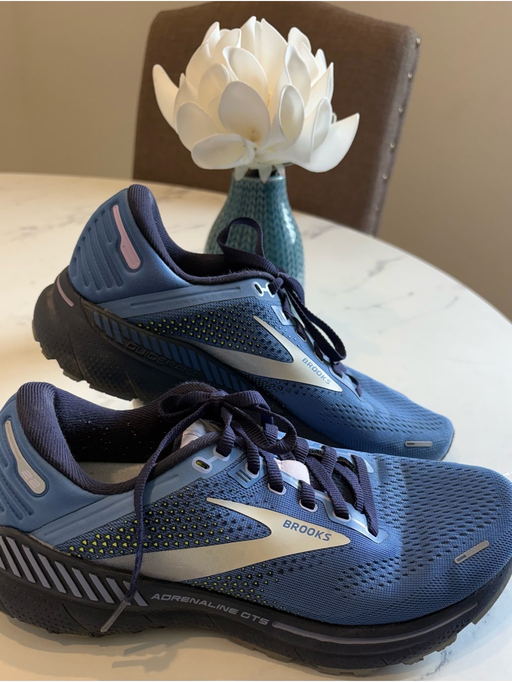 Brooks Women’s Blue Adrenaline GTS  22 Running Shoes Sz 7.5
